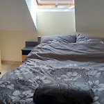 U Eweli Całoroczne Ogrzewane Kominkiem *