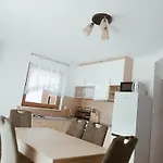U Eweli Całoroczne Ogrzewane Kominkiem * Stegna (Pomerania)