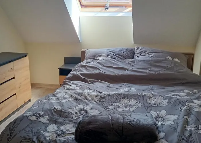 U Eweli Caloroczne Ogrzewane Kominkiem *