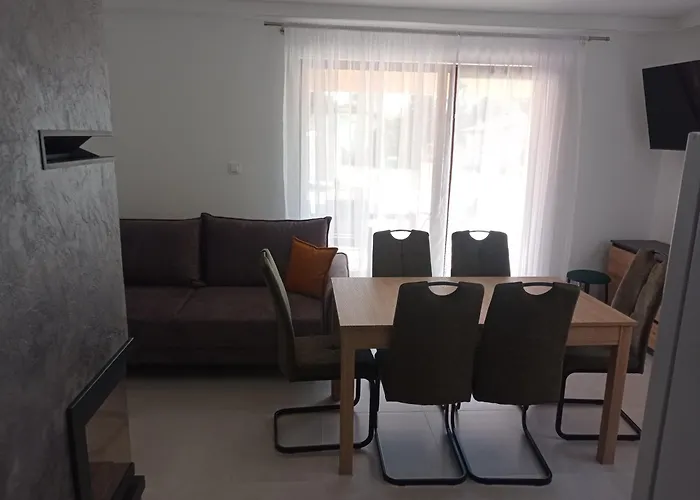 U Eweli Caloroczne Ogrzewane Kominkiem 度假居 *